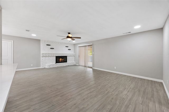 600 N Young Boulevard, Desoto, TX 75115