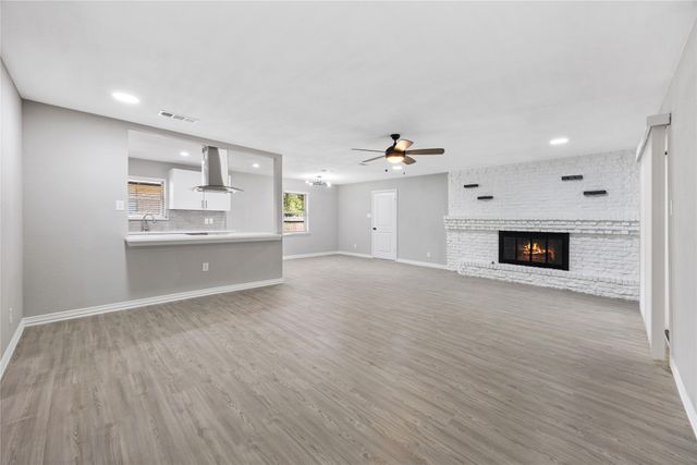 600 N Young Boulevard, Desoto, TX 75115