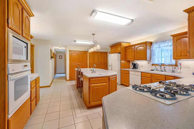 19447 SW Meadowlark Rd, Rose Hill, KS 67133