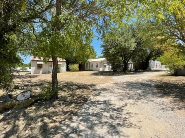 312 Alexander Lane, Bridgeport, TX 76426