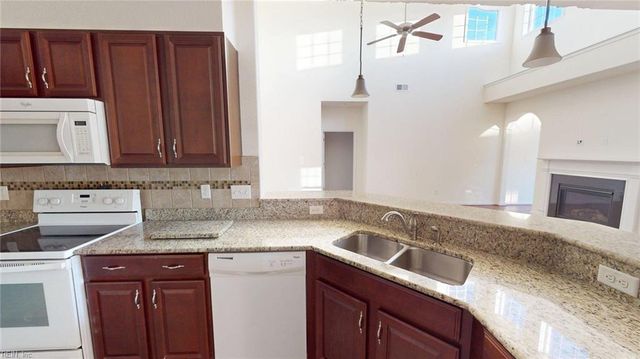 519 Dunning LN, Chesapeake, VA 23322