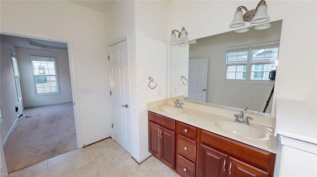 519 Dunning LN, Chesapeake, VA 23322