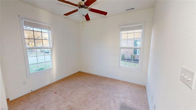 519 Dunning LN, Chesapeake, VA 23322