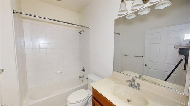 519 Dunning LN, Chesapeake, VA 23322