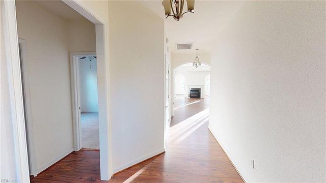 519 Dunning LN, Chesapeake, VA 23322