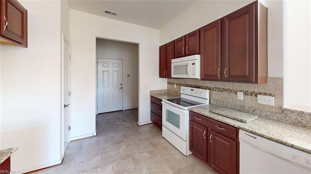 519 Dunning LN, Chesapeake, VA 23322