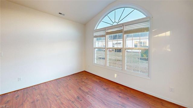 519 Dunning LN, Chesapeake, VA 23322