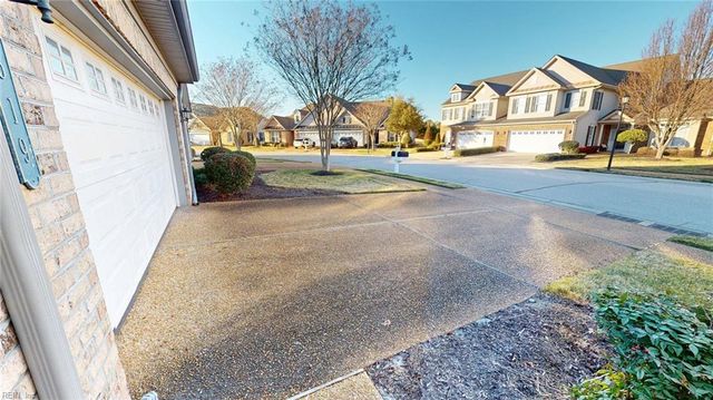 519 Dunning LN, Chesapeake, VA 23322