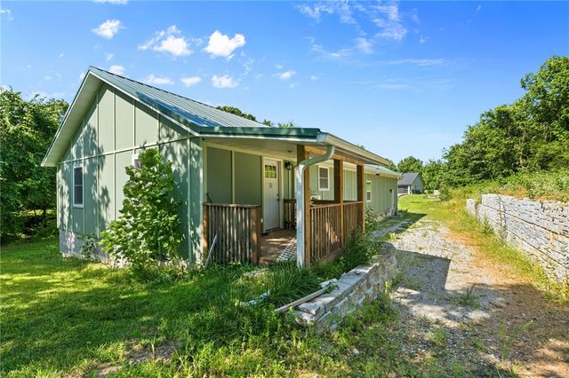 3959 County Road 811, Green Forest, AR 72638