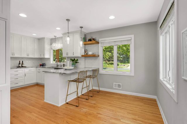 4900 Frontenac Avenue, Golden Valley, MN 55422