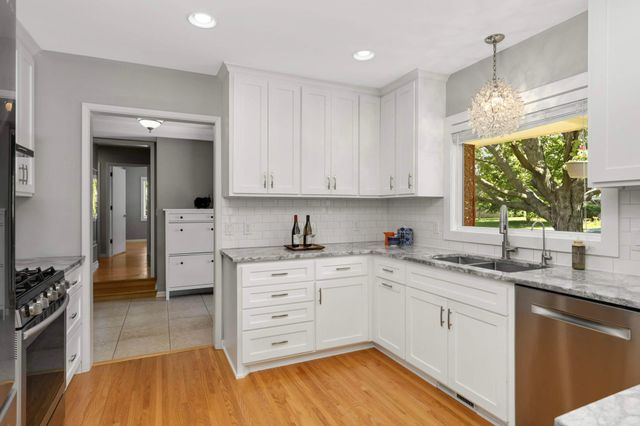 4900 Frontenac Avenue, Golden Valley, MN 55422