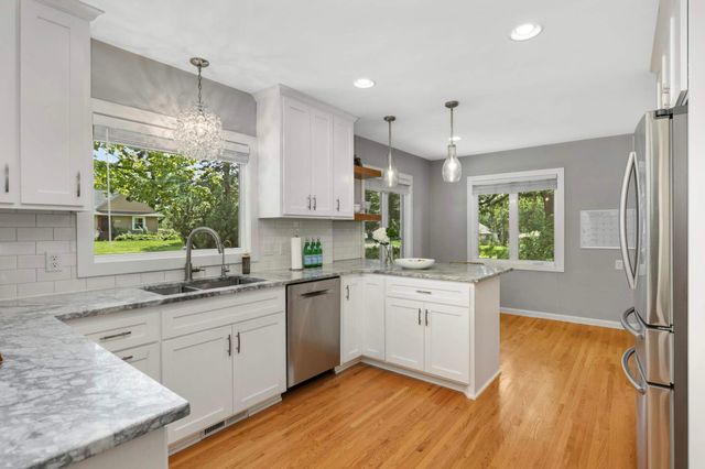 4900 Frontenac Avenue, Golden Valley, MN 55422