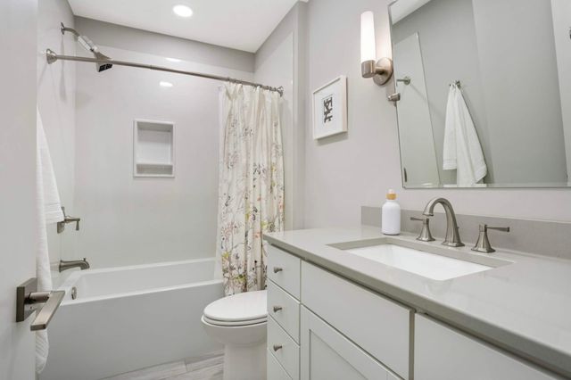4900 Frontenac Avenue, Golden Valley, MN 55422