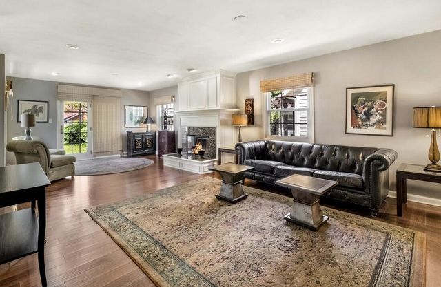 4943 N Diversey BOULEVARD, Whitefish Bay, WI 53217