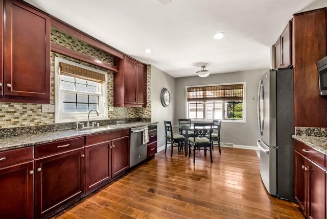4943 N Diversey BOULEVARD, Whitefish Bay, WI 53217