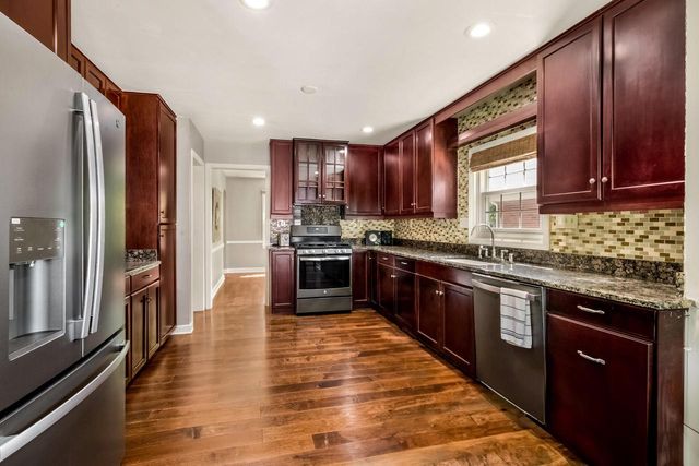 4943 N Diversey BOULEVARD, Whitefish Bay, WI 53217