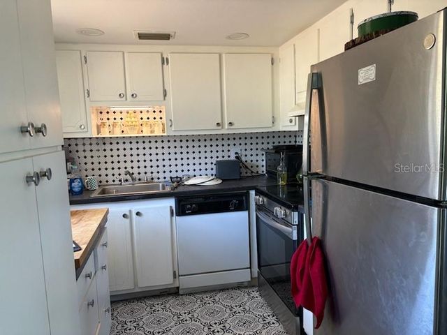 101 CAMBRIDGE TRAIL 200, Sun City Center, FL 33573