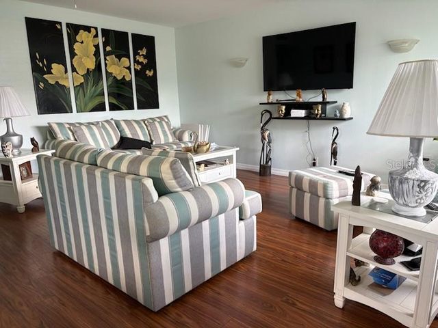 101 CAMBRIDGE TRAIL 200, Sun City Center, FL 33573