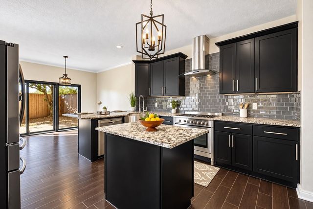 14643 S Hearthstone Green Drive, Houston, TX 77095