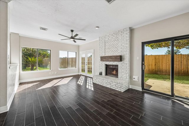 14643 S Hearthstone Green Drive, Houston, TX 77095
