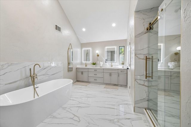 14643 S Hearthstone Green Drive, Houston, TX 77095