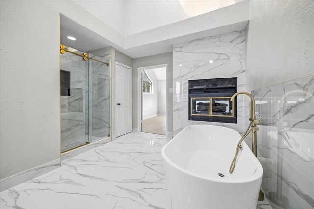 14643 S Hearthstone Green Drive, Houston, TX 77095