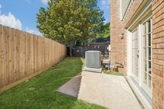 14643 S Hearthstone Green Drive, Houston, TX 77095