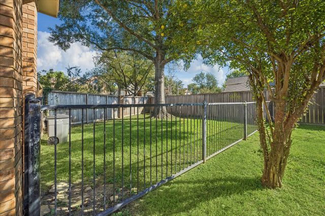 14643 S Hearthstone Green Drive, Houston, TX 77095
