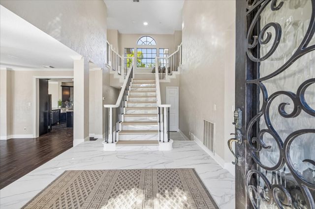 14643 S Hearthstone Green Drive, Houston, TX 77095