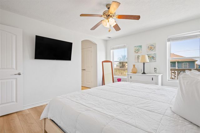 2011 Vista, Crystal Beach, TX 77650