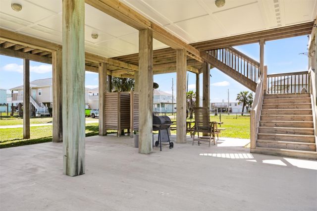 2011 Vista, Crystal Beach, TX 77650