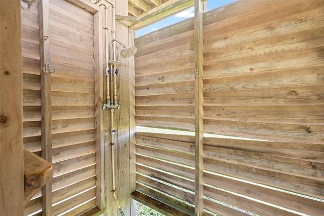 2011 Vista, Crystal Beach, TX 77650