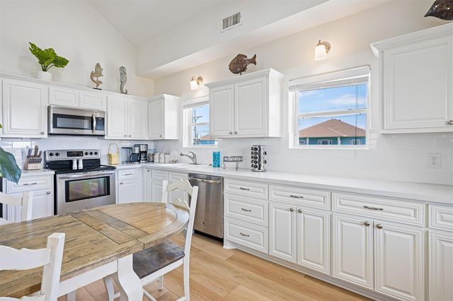 2011 Vista, Crystal Beach, TX 77650