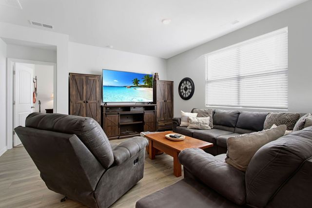 5017 Benelli Dr, Lebanon, TN 37090