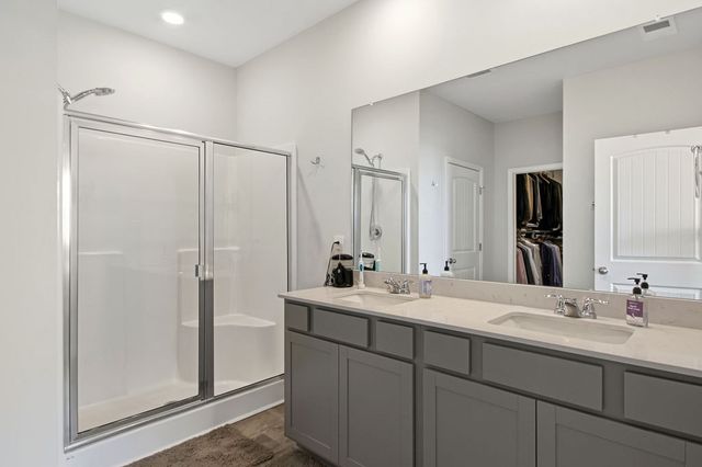 5017 Benelli Dr, Lebanon, TN 37090