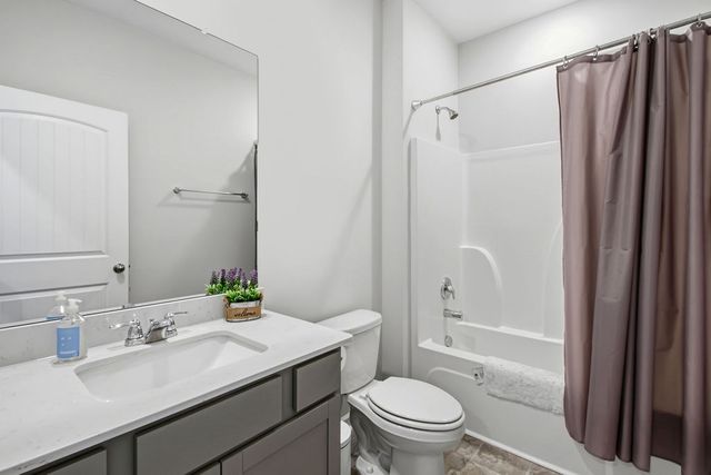 5017 Benelli Dr, Lebanon, TN 37090