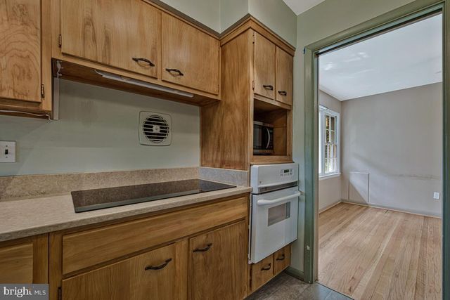 9937 FERNDALE AVE, Columbia, MD 21046