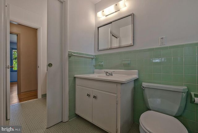 9937 FERNDALE AVE, Columbia, MD 21046