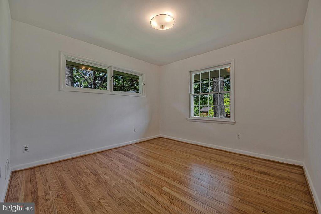 Image 26 of property listing at 9937 FERNDALE AVE, Columbia, MD 21046