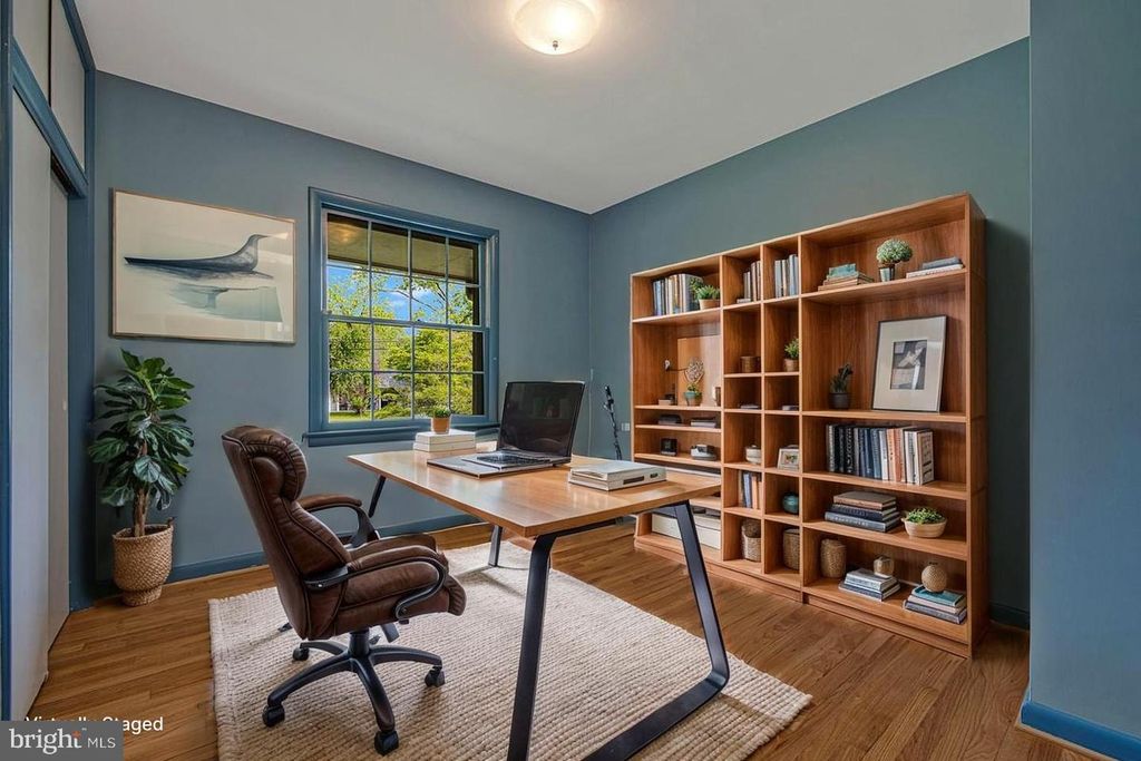 Image 28 of property listing at 9937 FERNDALE AVE, Columbia, MD 21046