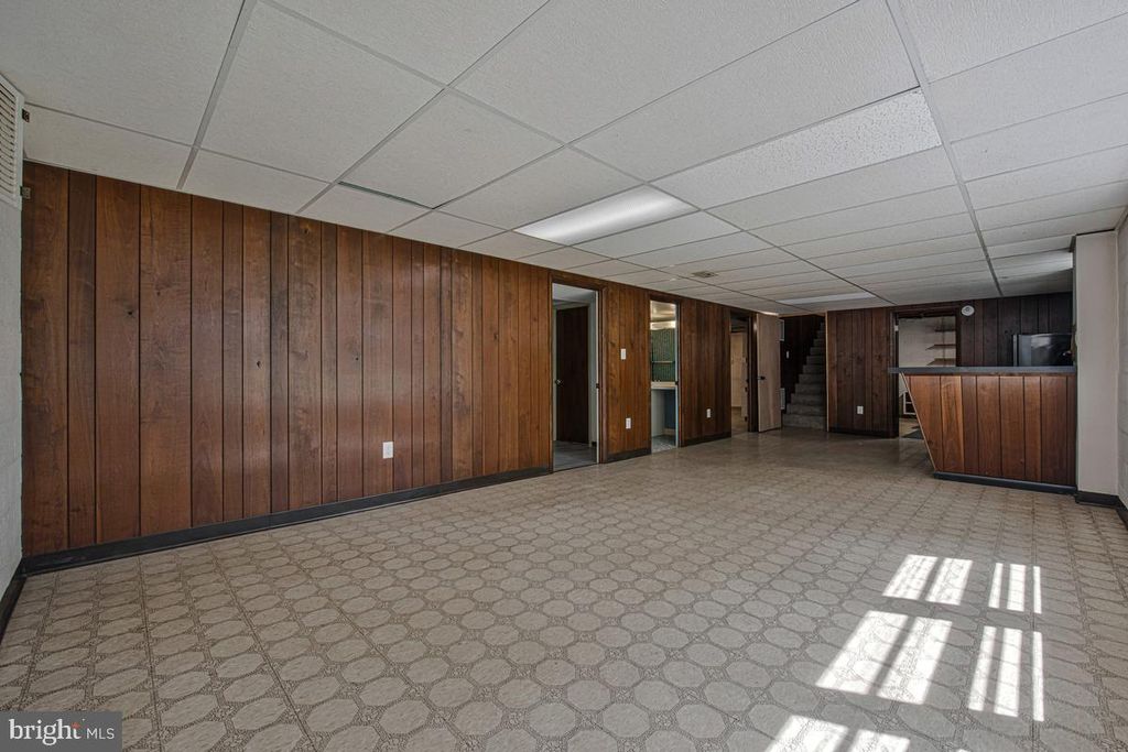Image 33 of property listing at 9937 FERNDALE AVE, Columbia, MD 21046