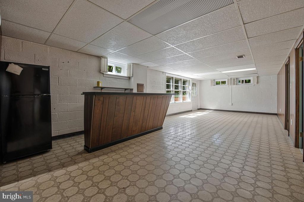 Image 35 of property listing at 9937 FERNDALE AVE, Columbia, MD 21046