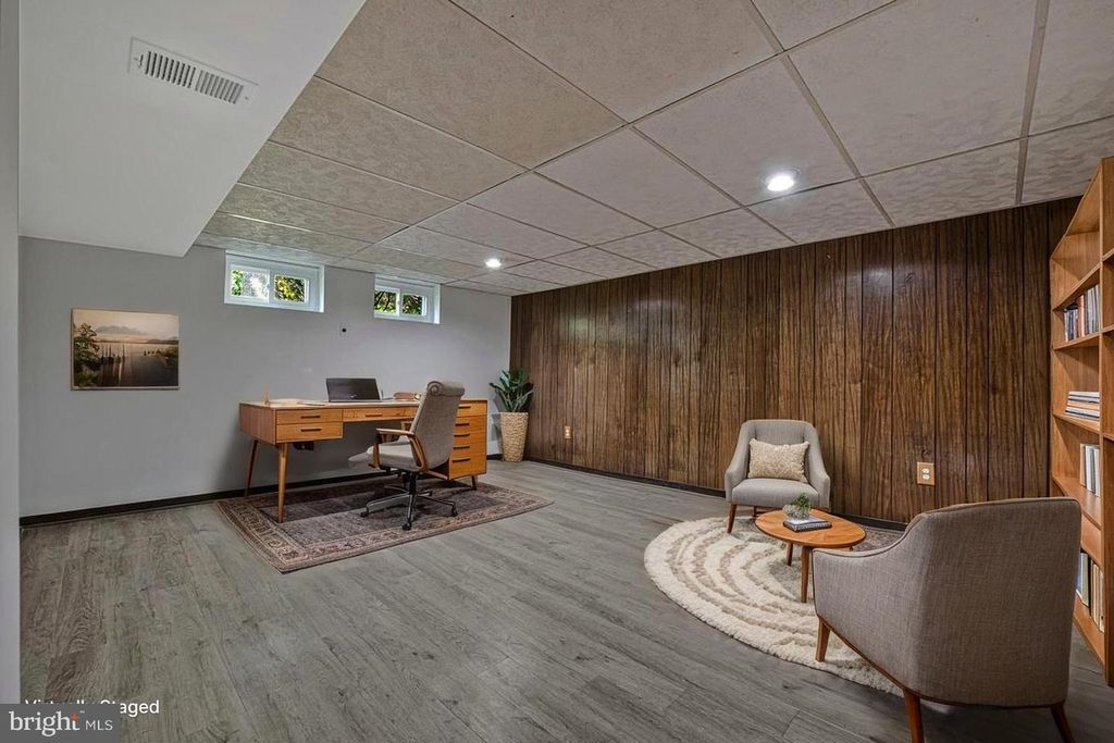 Image 36 of property listing at 9937 FERNDALE AVE, Columbia, MD 21046
