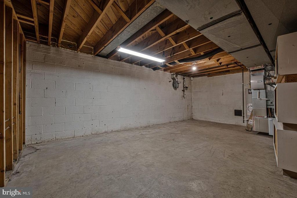 Image 39 of property listing at 9937 FERNDALE AVE, Columbia, MD 21046