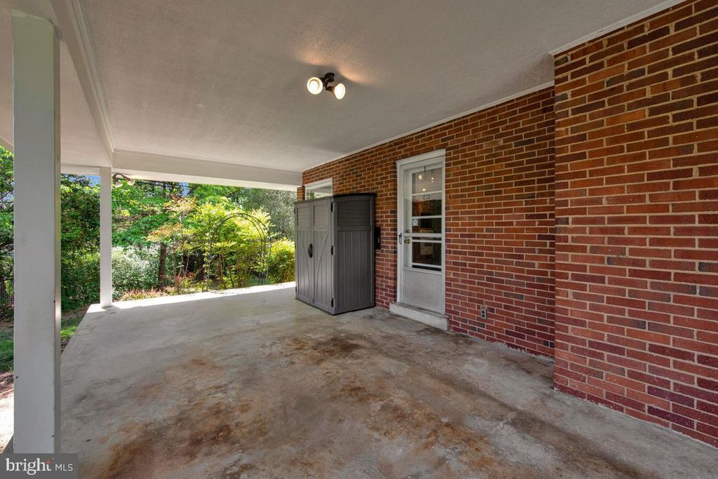 Image 42 of property listing at 9937 FERNDALE AVE, Columbia, MD 21046