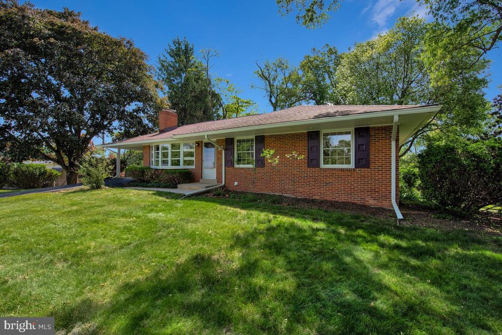 Image 45 of property listing at 9937 FERNDALE AVE, Columbia, MD 21046