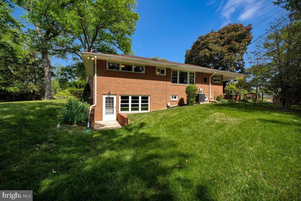 Image 48 of property listing at 9937 FERNDALE AVE, Columbia, MD 21046