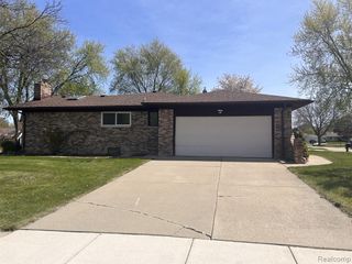 2219 Belmont Drive, Sterling Heights, MI 48310