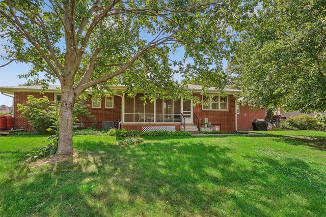 416 N 11th Street Place, Adel, IA 50003