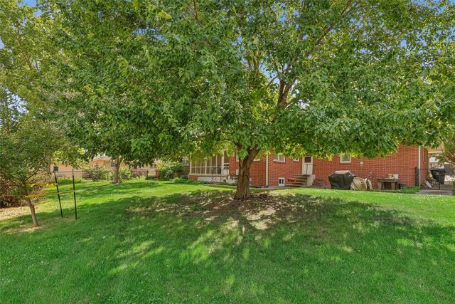 416 N 11th Street Place, Adel, IA 50003